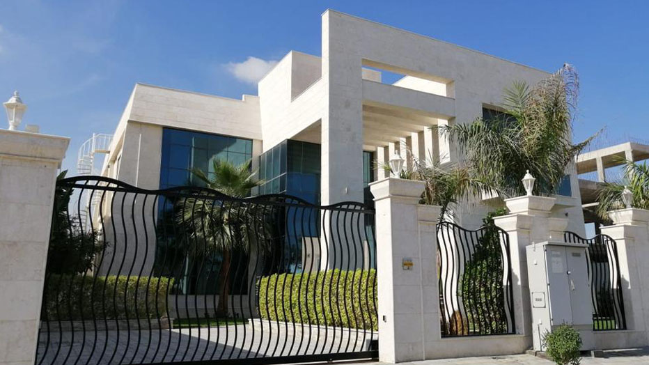 luxury-private-villa-g1-1 luxury-private-villa-g1-pero